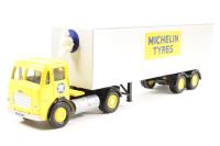 24701 Leyland Beaver Box Trailer Set 'Michelin'