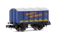 2F-013-091 Gunpowder Van Brocks Fireworks