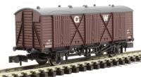 Fruit D van in GWR brown with G.W lettering - 2894