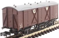 Fruit D van in GWR brown with G.W lettering - 2868