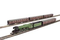 Class A3 4-6-2 4472 "Flying Scotsman" in LNER apple green (as preserved) with four Gresley teak coaches in maroon livery - DCC & light bar fitted