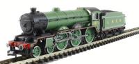 Class B17 4-6-0 1671 "Manchester City" in LNER apple green. DCC Fitted