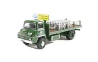 32702 Trader 2-axle flatbed "Milk Marketing Board"