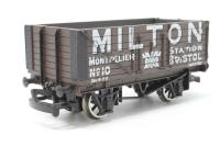 33-029-Milton 7 Plank wagon 'Milton' - split from pack