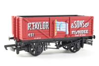 7 Plank Wagon 451 in 'R.Taylor & Sons' Brown Livery