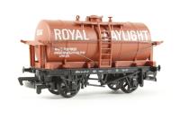 14 Ton Tank Wagon with Catwalk & Large Filler Cap 1534 in 'Royal Daylight' Red Livery