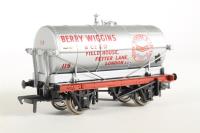14 Ton Tank Wagon with Large Filler Cap 116 in 'Berry Wiggins' Silver Livery