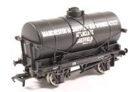 33-675Z 12 Ton Tank Wagon with Large Filler Cap 19 in 'Manchester & Sheffield Tar Works Co. Ltd' Black Livery - Limited Edition for Rails of