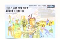 35001 US Navy flight deck crew & carrier tractor