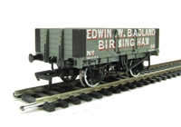 37-062A 5 plank wagon with wooden floor in Edwin W. Badland livery