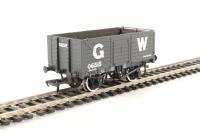 7 wagon with end door 06515 in GWR grey