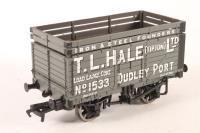 7 Plank Wagon with Coke Rails 1533 in 'T. L. Hale Tipton' Grey Livery