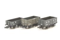 377-080K Triple pack of plank wagons in SE&CR grey - special edition for the Bachmann Collectors Club