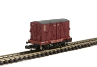 Conflat B709708 in brown with BD container in BR crimson