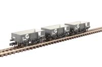377-490 Triple pack of china clay wagons no hoods in GWR grey without hoods