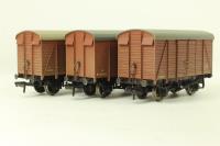 3 x 12 Ton Southern Vent Van in BR brown - Weathered -  S49226  'M/T Brighton', S65981 'Loaded Basingstoke' & B753001