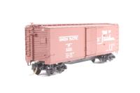 39010-42233 40' wood vertical brake wheel boxcar of the Union Pacific - red 42233