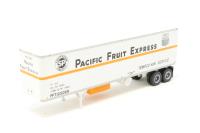 40246-04 40' corrugated box trailer 'Pacific Fruit Express' 40246-04 40' corrugated box trailer 'Pacific Fruit Express'