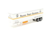 40246-05 40' corrugated box trailer 'Pacific Fruit Express' 40246-05 40' corrugated box trailer 'Pacific Fruit Express'