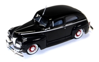43-205 1941 Ford Super Deluxe, Black with Red Wheels