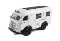 43AK007 Austin K8 ambulance "London County Council"