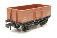 13T Mineral Wagon (with plastic body) in BR Bauxite B486865