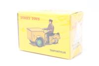 4659123 Three wheel delivery can