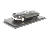466500 Citroen DC in black with white roof
