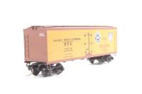 47060-19912 40' wood sheathed horizontal brake wheel reefer of the Pacific Fruit Express - orange with dark brown roof and ends 19912