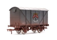 4F-012-076 Van Titanic Brewery Atlantic Red Weathered