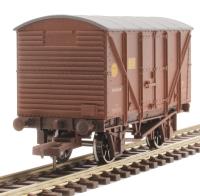 12-ton banana van in BR bauxite with Geest logo - B882143 - weathered