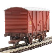 12-ton banana van in BR red - B881727 - weathered
