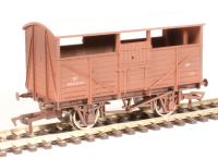 4-wheel cattle wagon in BR bauxite - B893324  - weathered