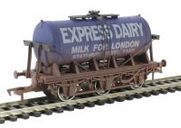 6-wheel milk tanker "Express Dairy" - weathered