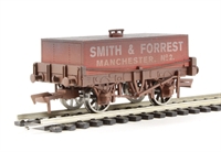 4-wheel rectangular tank wagon "Smith & Forrest" - 2 - weathered