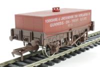 4-wheel rectangular tank wagon "Yorkshire & Lincolnshire Tar" - 9 - weathered