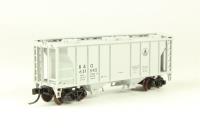 50000885 2-bay PS-2 covered hopper of the Baltimore & Ohio - light grey 631545