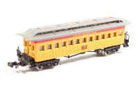 5572 Old Time coach of the Union Pacific - yellow with grey roof and red stripe 7