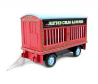 76CH016A Lion Trailer in "Chipperfields Circus" livery