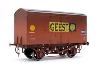 7F-016-008W Banana Van Geest Bauxite Large Logo B880898 - Weathered
