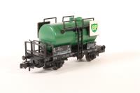 8402 Tank Wagon with Brakeman's platform 'BP' of the DB