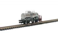 8426 Tank wagon of the German DB in "Vdom" grey livery Epoch III 