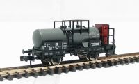 8442 Chemical tanker wagon with brakemans cab of the German DB in 'VEB Elektrochemisches Kombinat Bitterfeld' livery Epoch III 