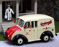 87-008 Divco Delivery Truck with Milkman and Carrier, Goodenough's Dairy