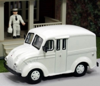 87-WH Divco Delivery Truck with Milkman and Carrier, Undecorated