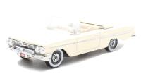 87CI61005 Chevrolet Impala 1961 Almond Beige / White