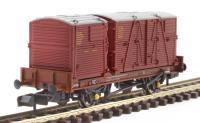 Conflat 'P' flat wagon in BR bauxite with Type A and BD containers in BR crimson - B932956