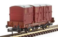 Conflat 'P' flat wagon in BR bauxite with Type A and BD containers in BR crimson - B933182