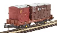 Conflat 'P' flat wagon in BR bauxite with Type A and BD containers in BR crimson and bauxite - B933417