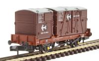 Conflat 'P' flat wagon in BR bauxite with Type A and BD containers in BR bauxite - B933648